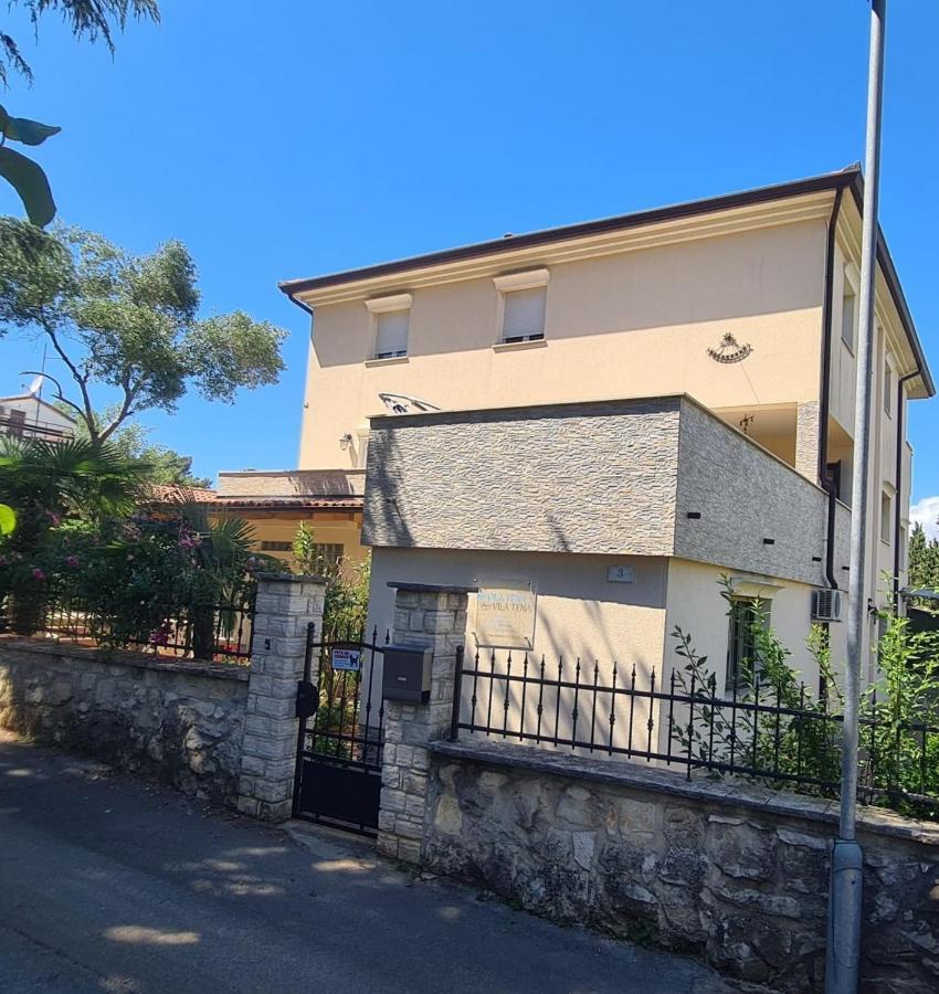 In With Balcony, Air Conditioning, Wifi, Washing Machine 5116-1 * Rovinj