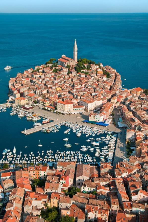 In With Balcony, Air Conditioning, Wifi, Washing Machine 5116-1 * Rovinj